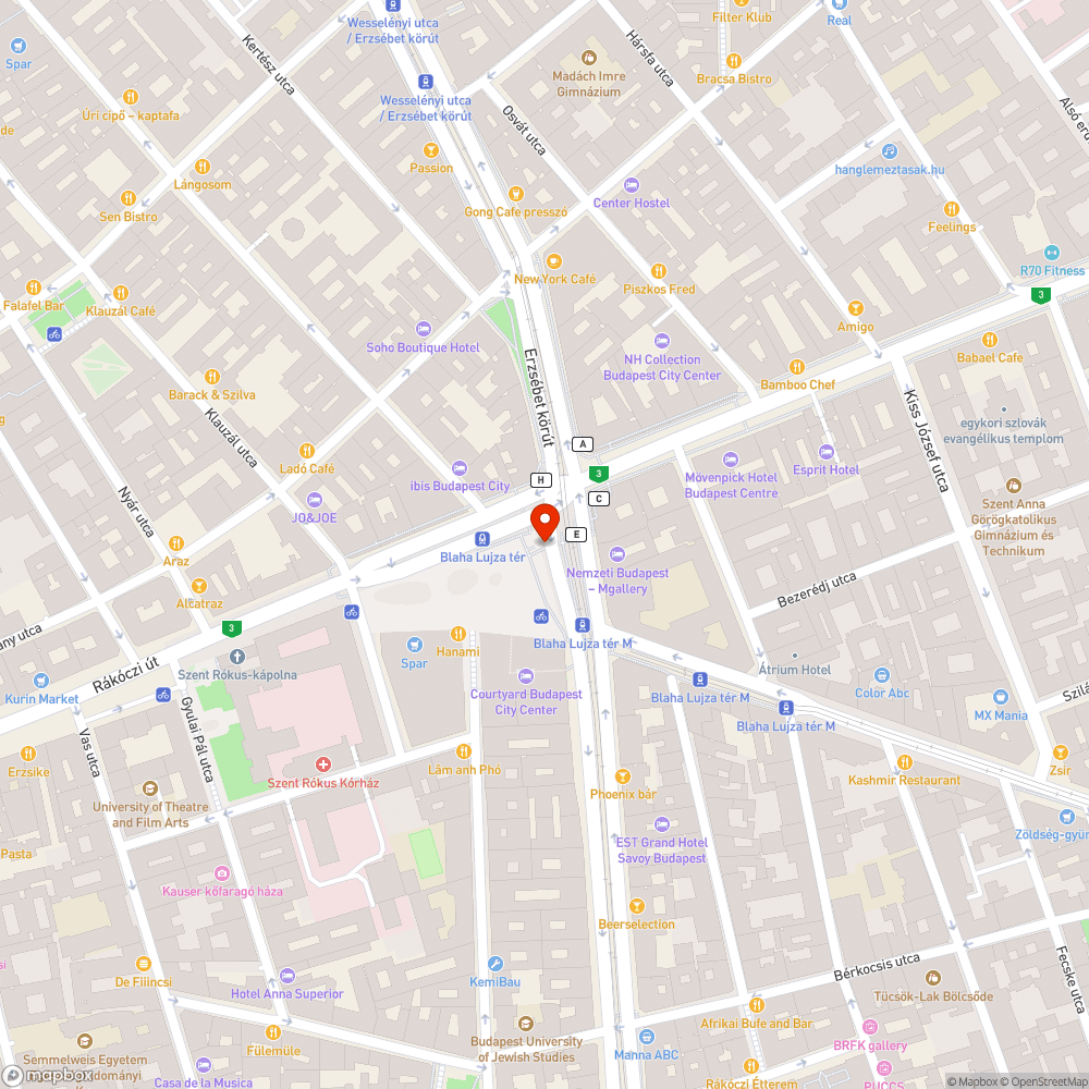 Elszíneződött márványlapok a Blaha Lujza téri metróállomáson. bejelentés helye