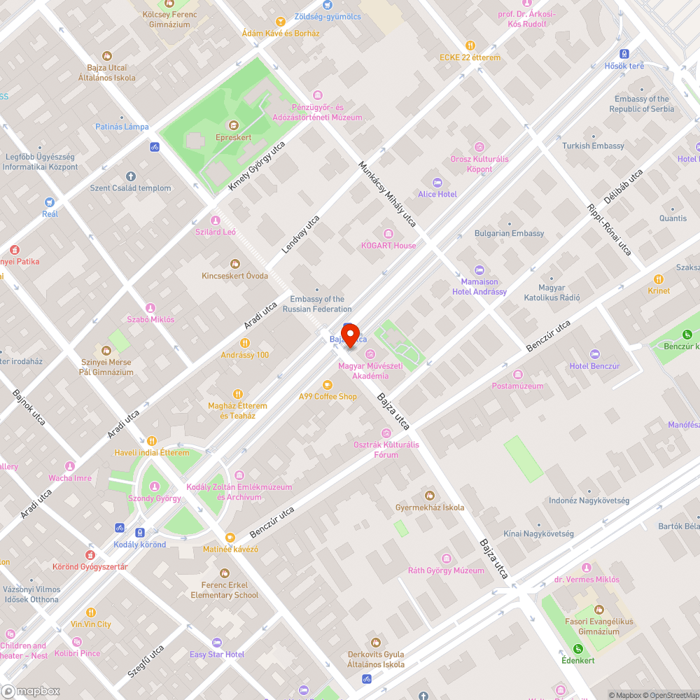 Kátyús, hiányos díszkövezet a Bajza utcánál. bejelentés helye