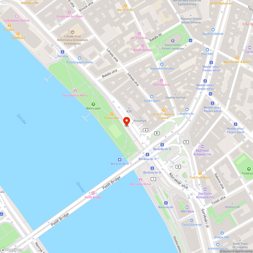 Kőtörrmelék a Nehru parti felújított ház mellett. bejelentés helye