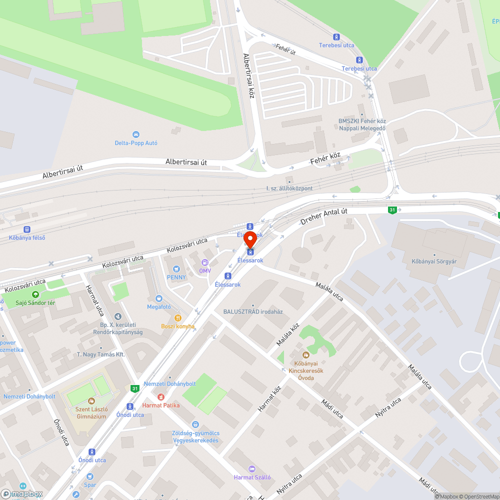 Kettő darab nagyon rongálódott pad bejelentés helye