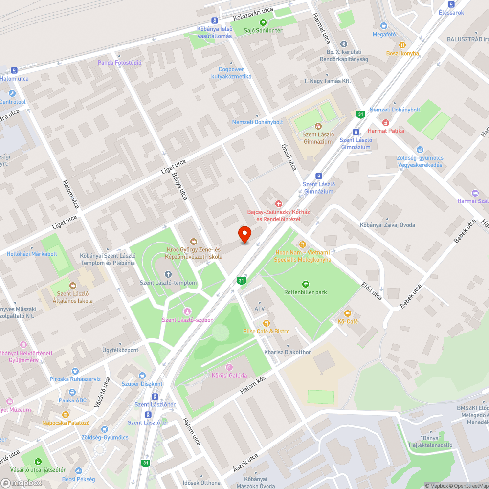 rozsdás és rongálódott akna és fém kerítés bejelentés helye