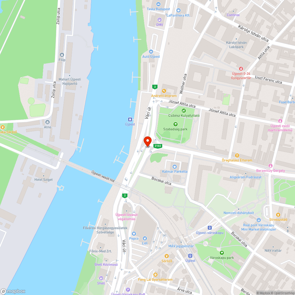 A fák lombkoronája takarja a közlekedési lámpát bejelentés helye