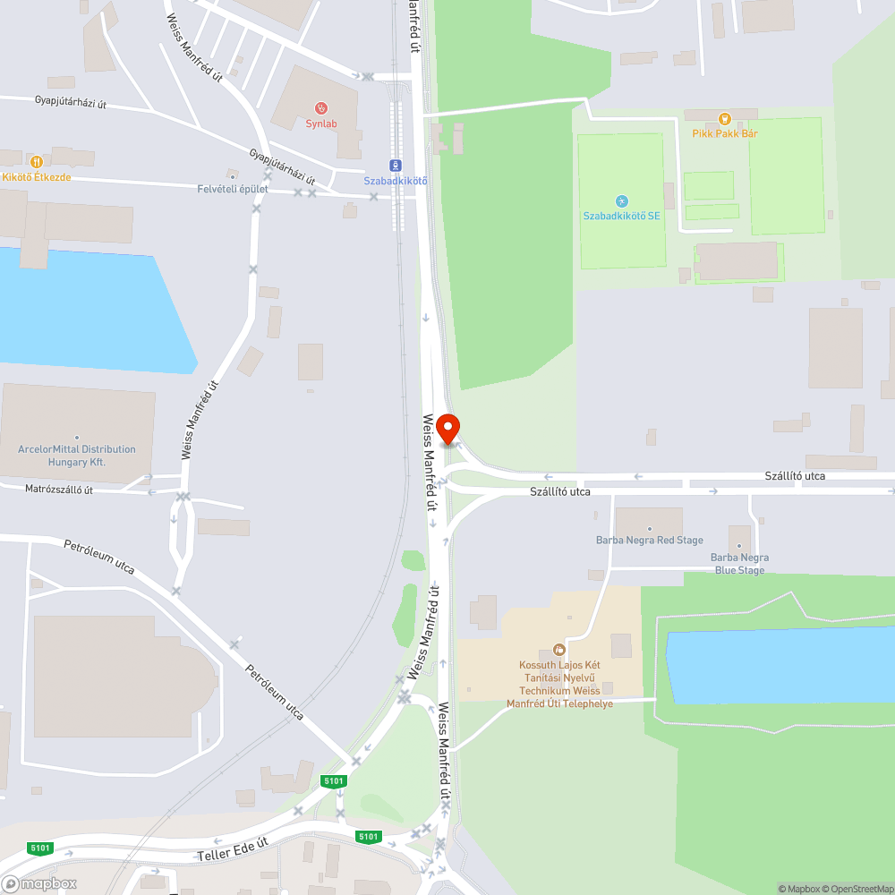 Vízműves oszloptalp kerékpárút mellett fűben bejelentés helye