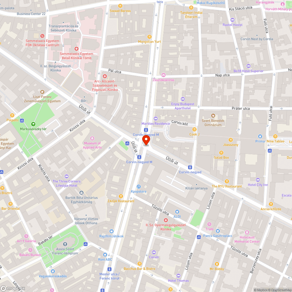 Kátyú a Corvin-negyed kereszteződés kerékpársávja előtt bejelentés helye