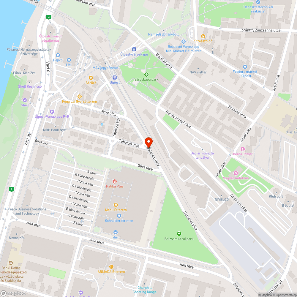 Alacsony, benőtt közlekedési tábla bejelentés helye