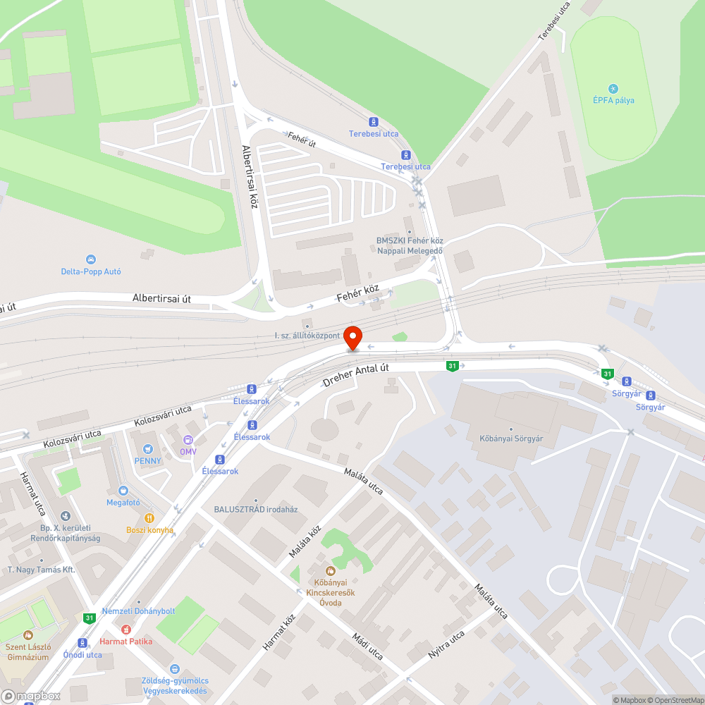 Törött beton, és aszfalt síkjából kiálló aknafedelek bejelentés helye