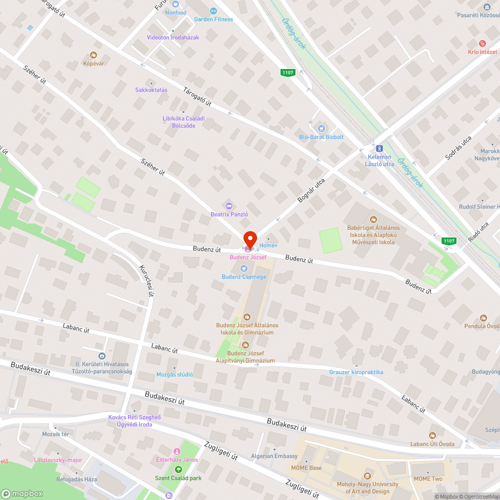 Kitört poller a Budenz CBA előtt bejelentés helye