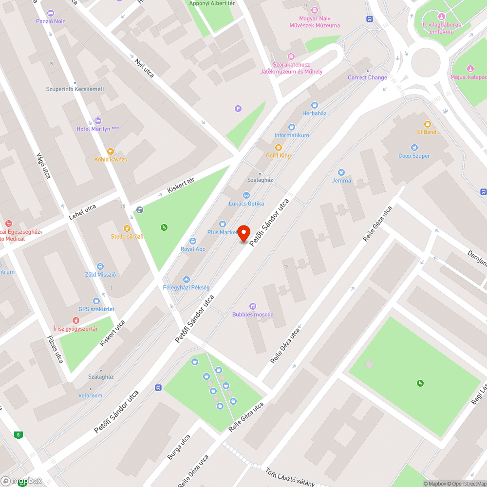 Kopott útburkolati jelek a Petőfi Sándor utcán bejelentés helye