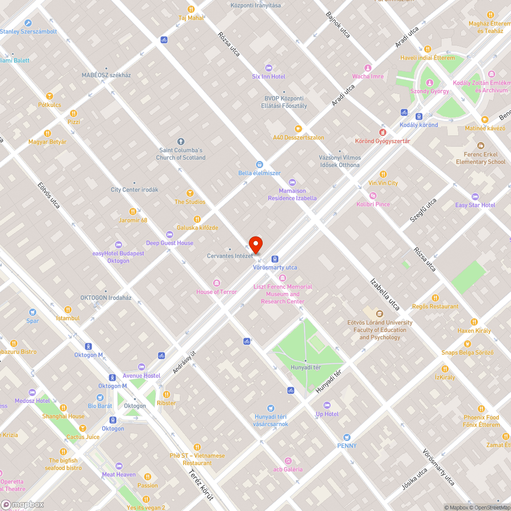 Középen lyukas aknafedél - Vörösmarty utca bejelentés helye