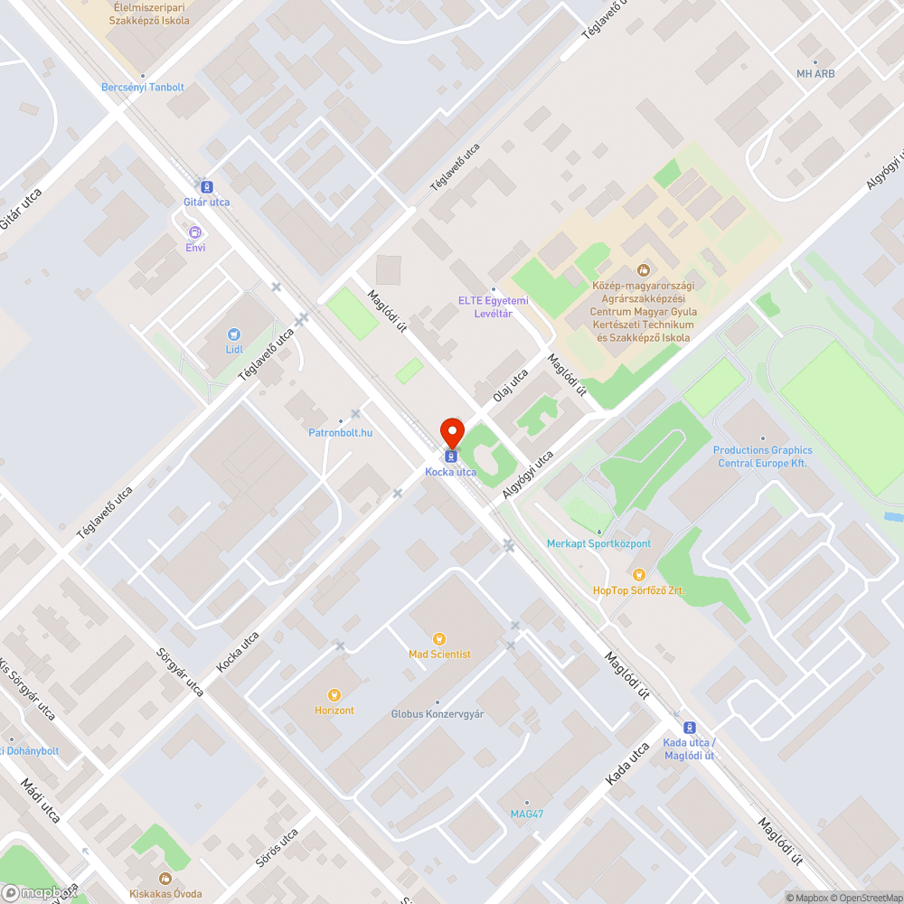 Egy darab nagyon megkopott pad bejelentés helye