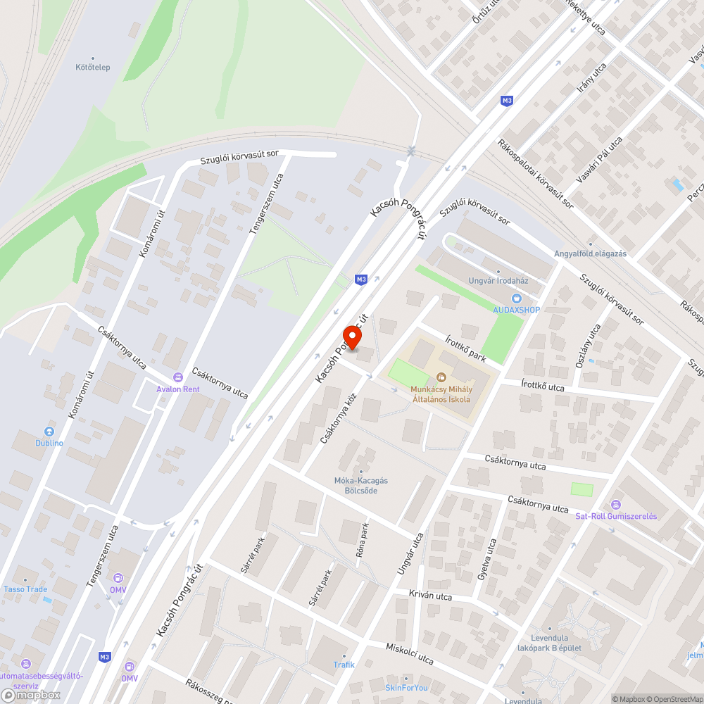 Három magas, elszáradt bálványfa bejelentés helye