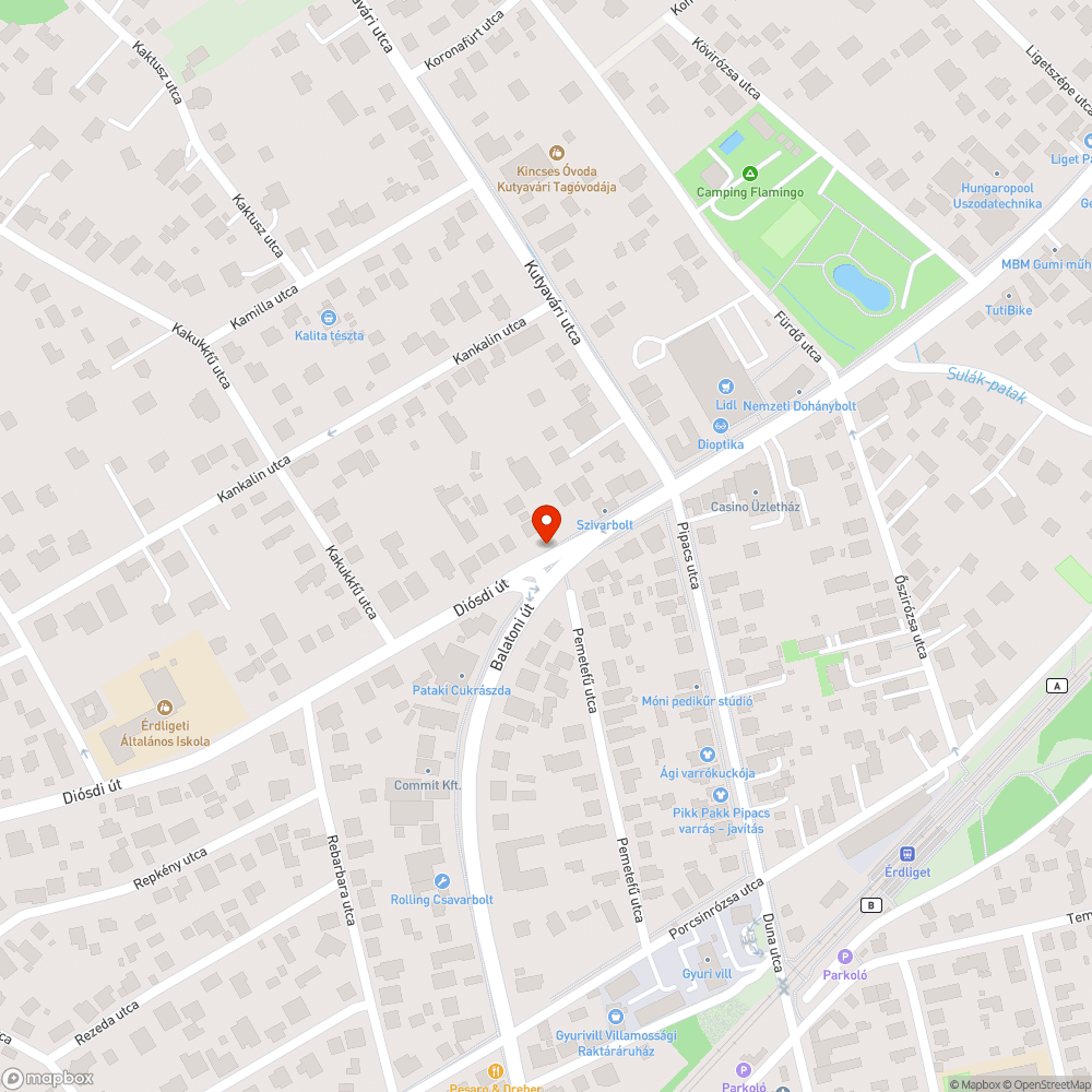 Benövi a cserje és a gaz a lámpát és a kereszteződést bejelentés helye