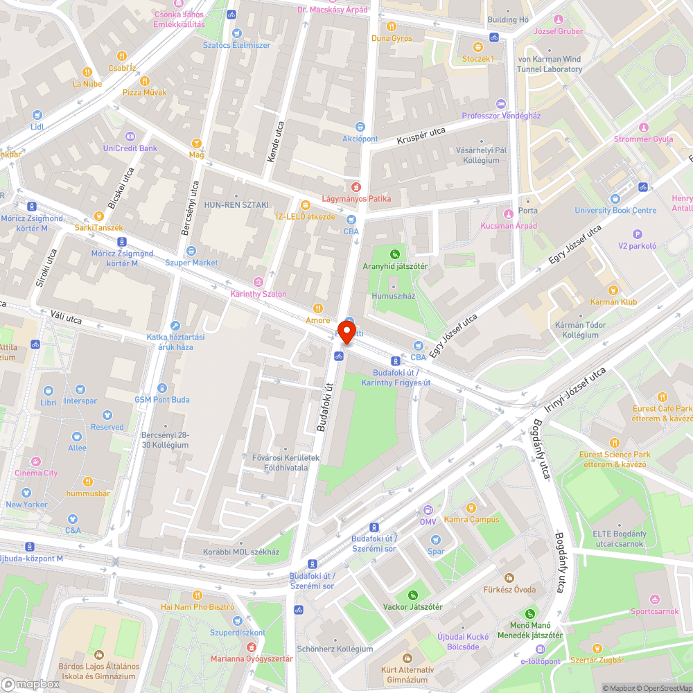 Elszállításra váró zöldhulladék-gyűjtő zsákok bejelentés helye