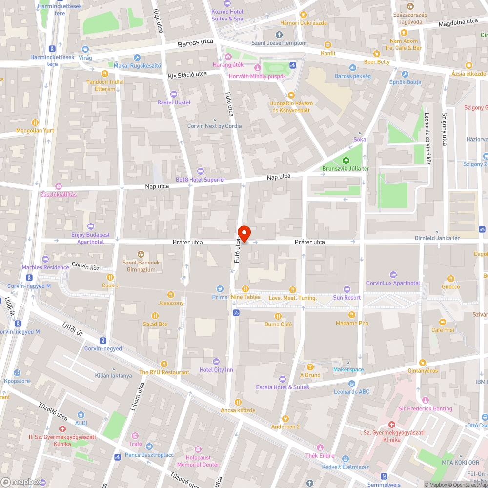 Védetlen, pusztuló ágyás és úttestre benyúló bokor bejelentés helye