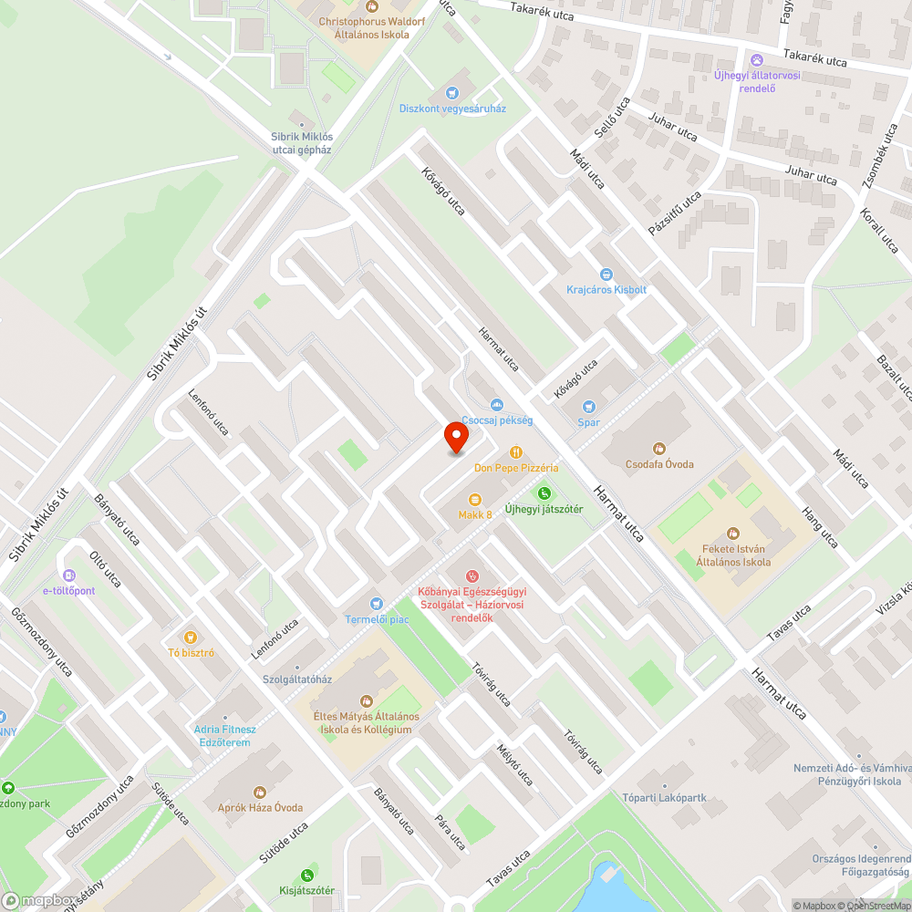 Távközlő töredezett betondarab és fedlap bejelentés helye