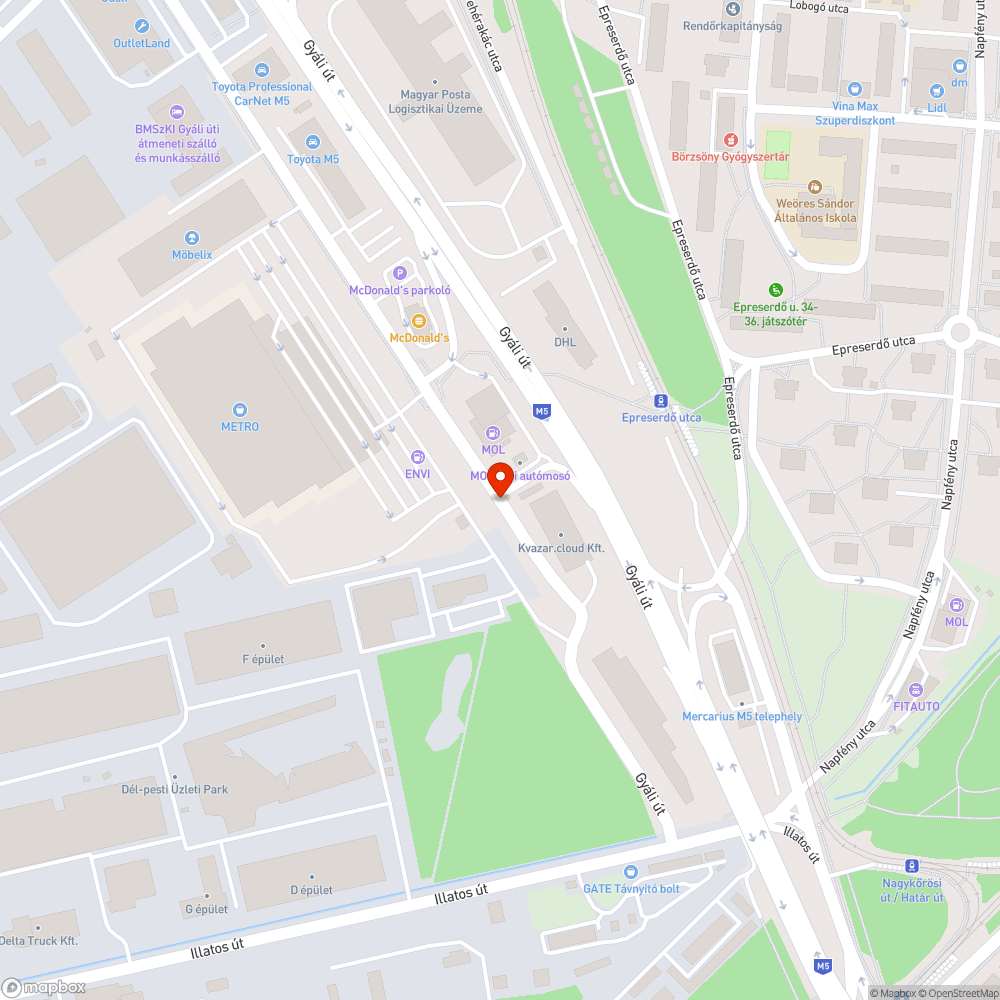 Járdaszigeten a terelőtábla hiányzik bejelentés helye