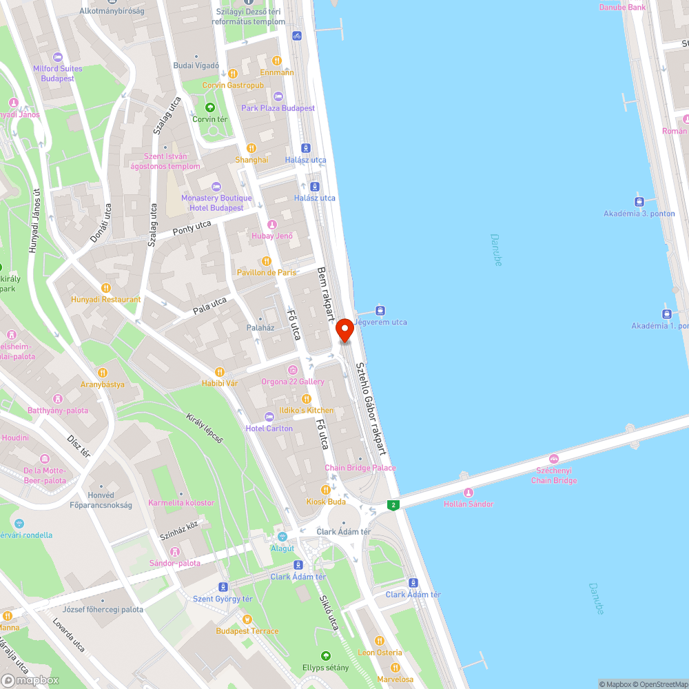 Hetek óta befejezetlen aszfaltozás, zavaró járdaszűkítés a Lánchídnál. bejelentés helye