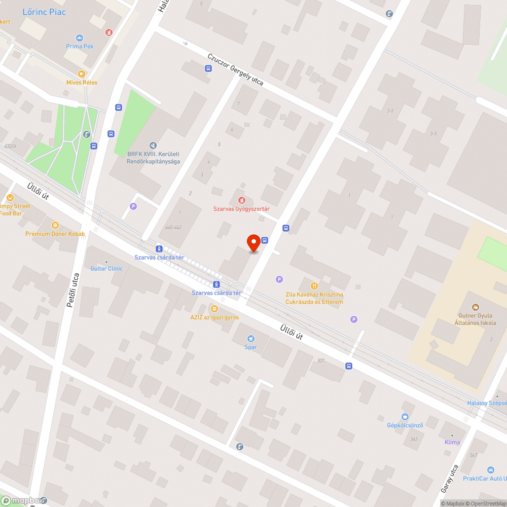 Bokatörő lyuk a busz megállójában a járdán bejelentés helye