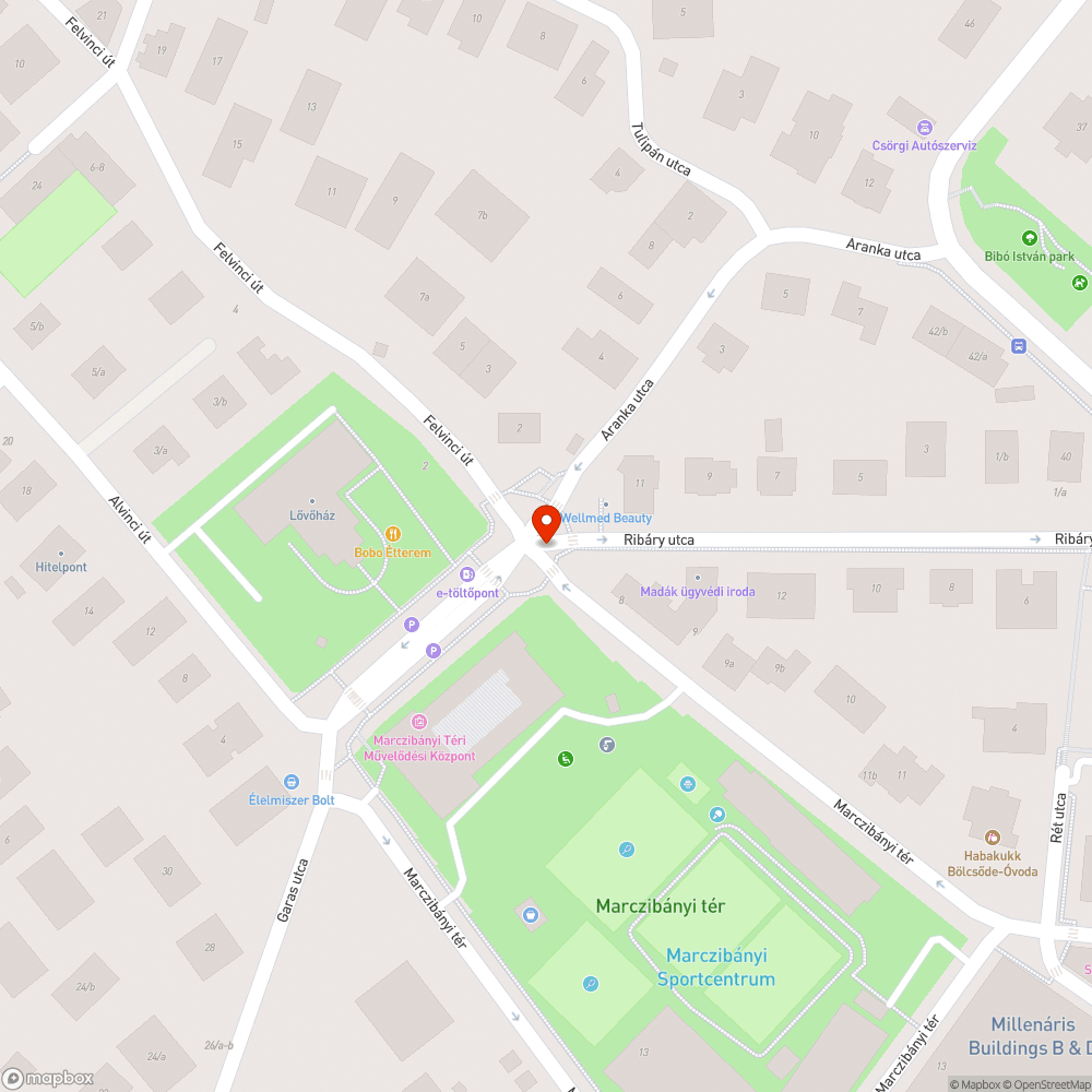 Kidöntött tábla a Ribáry utca elején bejelentés helye