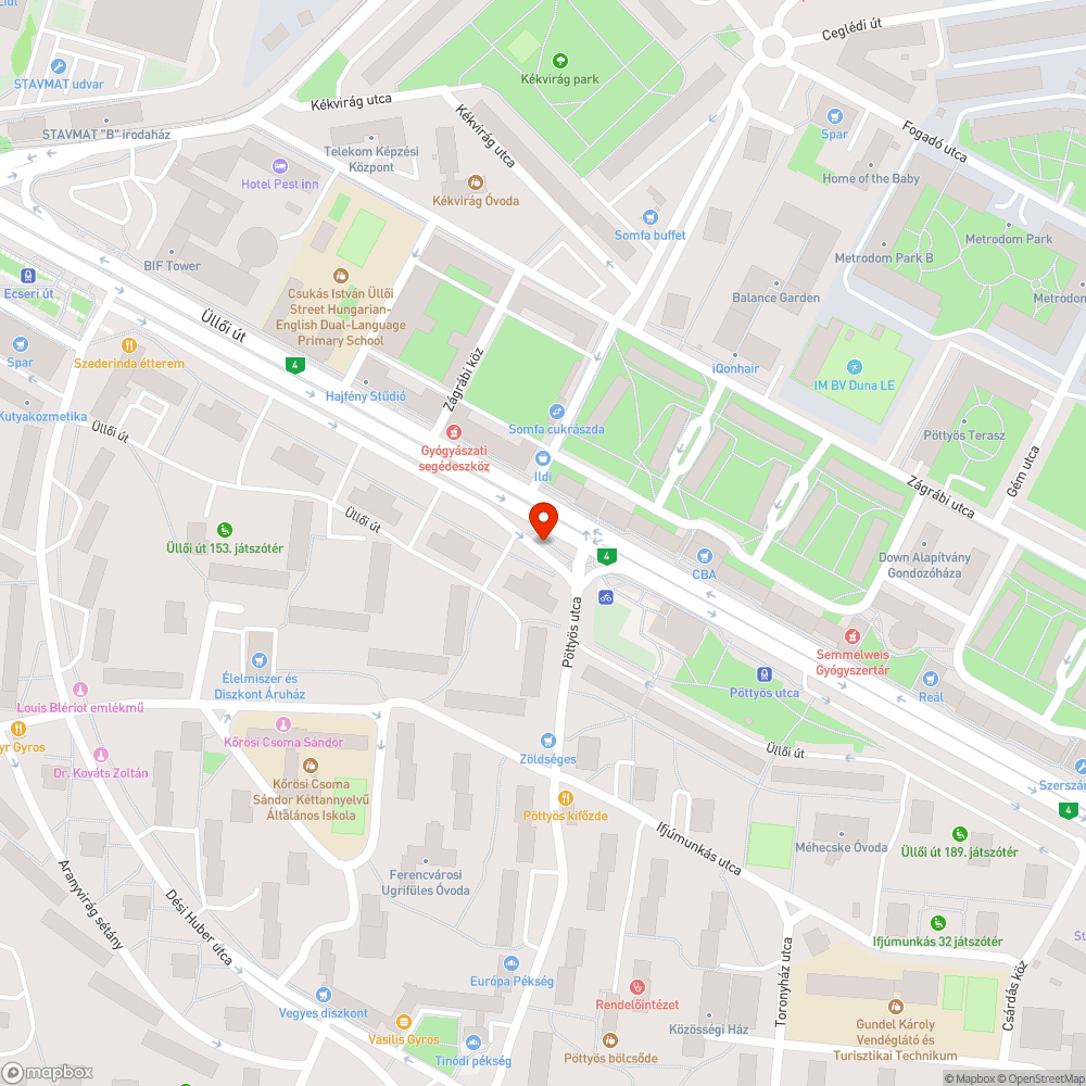 Már régen elmúlt a karácsony, de a karácsonyfa még mindig a fűben bejelentés helye