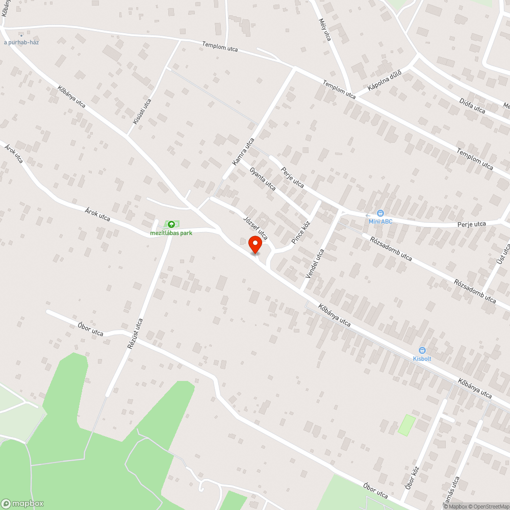 Régi, rozsdás reklámtábla bejelentés helye