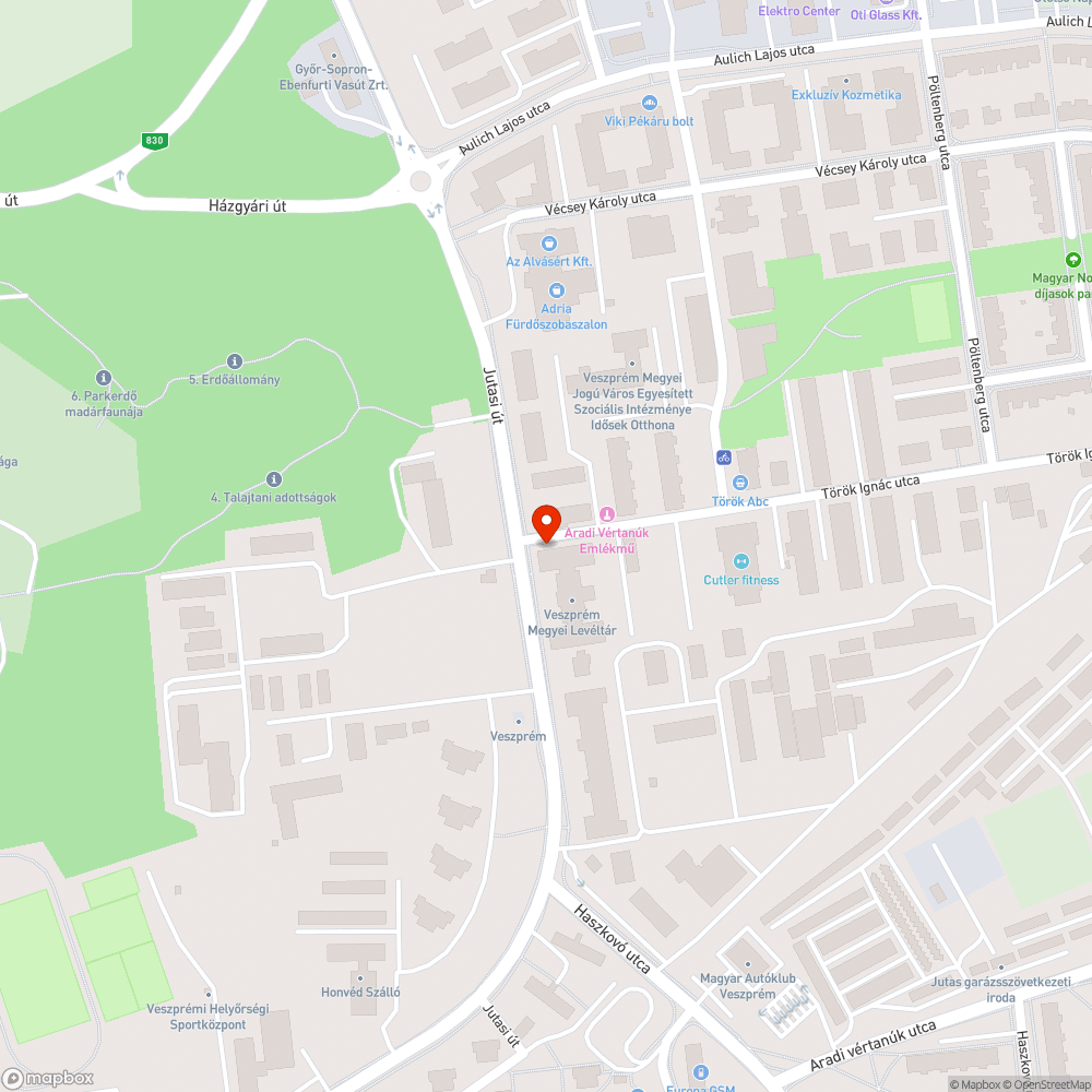 Balesetveszélyes, megrepedt fém fedlap bejelentés helye