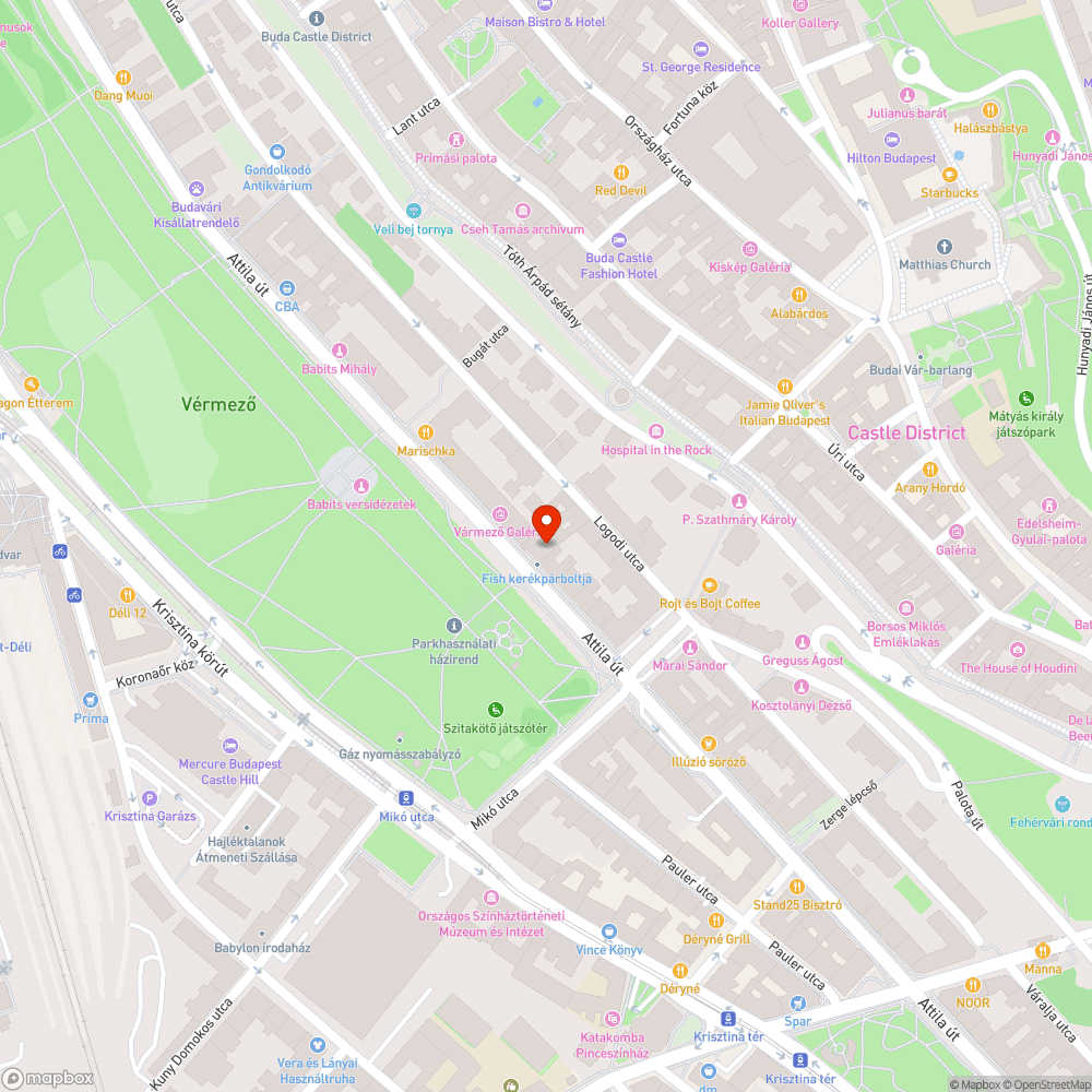 Hiányos fedlap a kerékpárbolt elött bejelentés helye