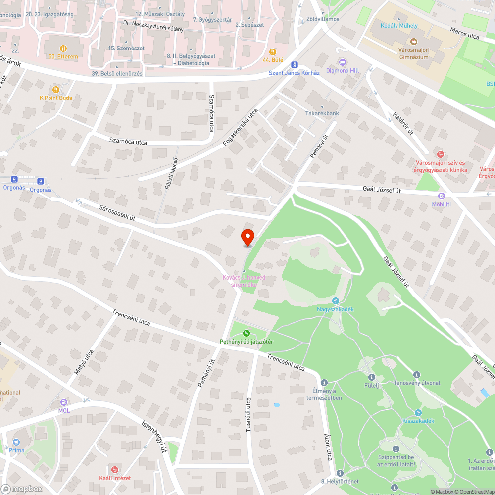 Falevelek a lépcsőn bejelentés helye