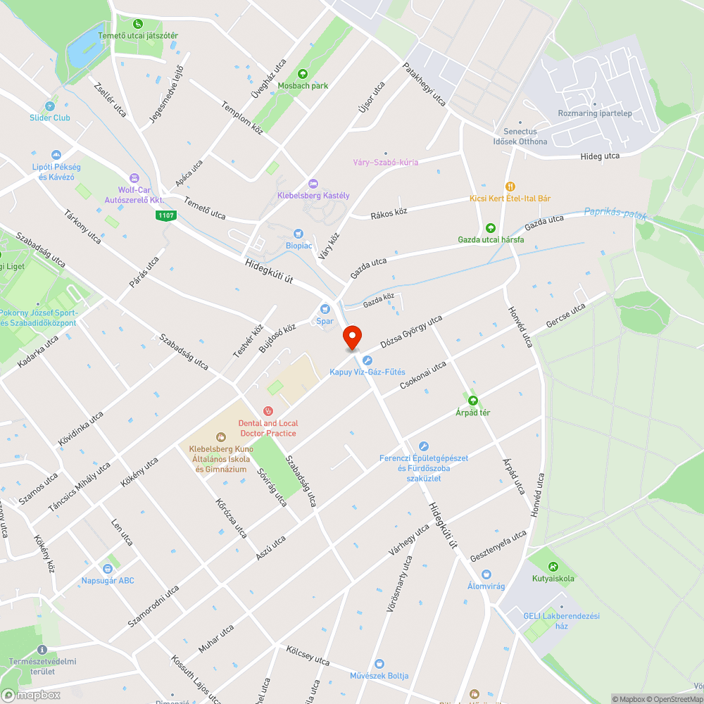 Építkezésre érkező járművek által veszélyesen elfoglalt járda bejelentés helye