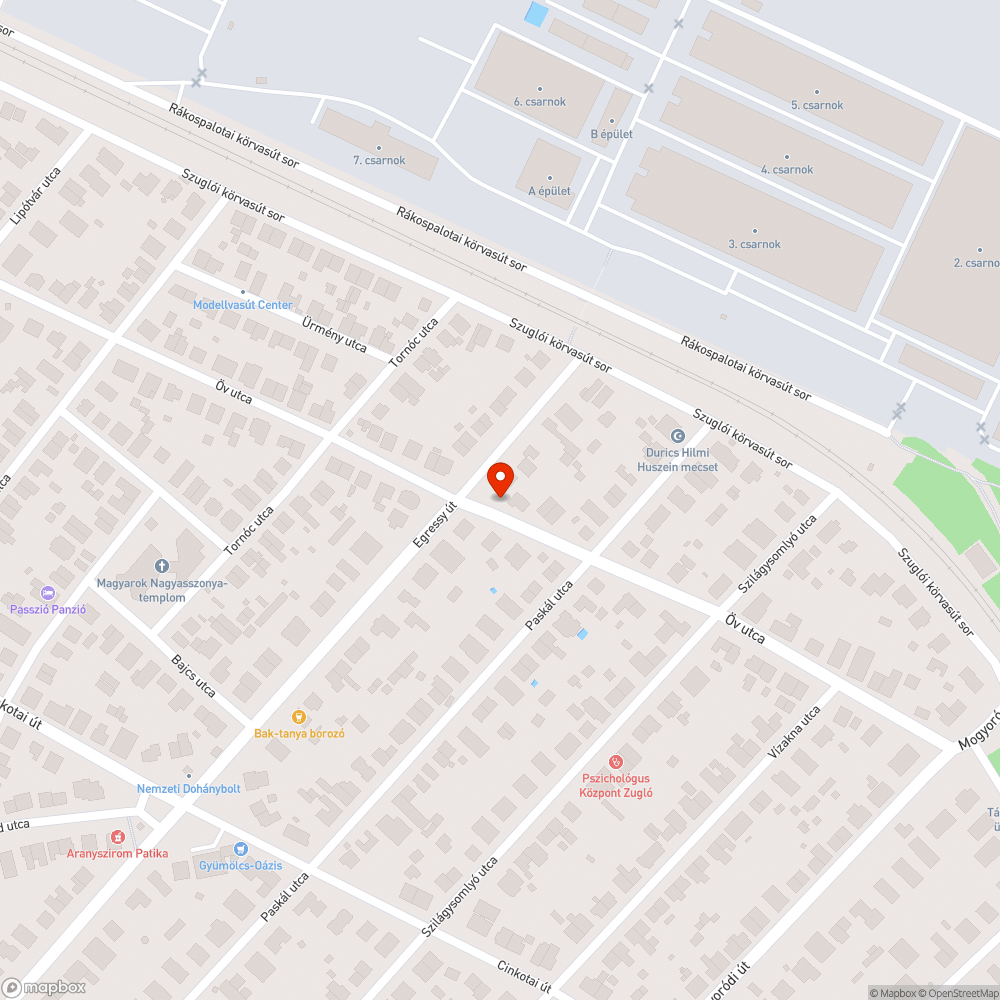 A trolimegállóban megáll a víz bejelentés helye