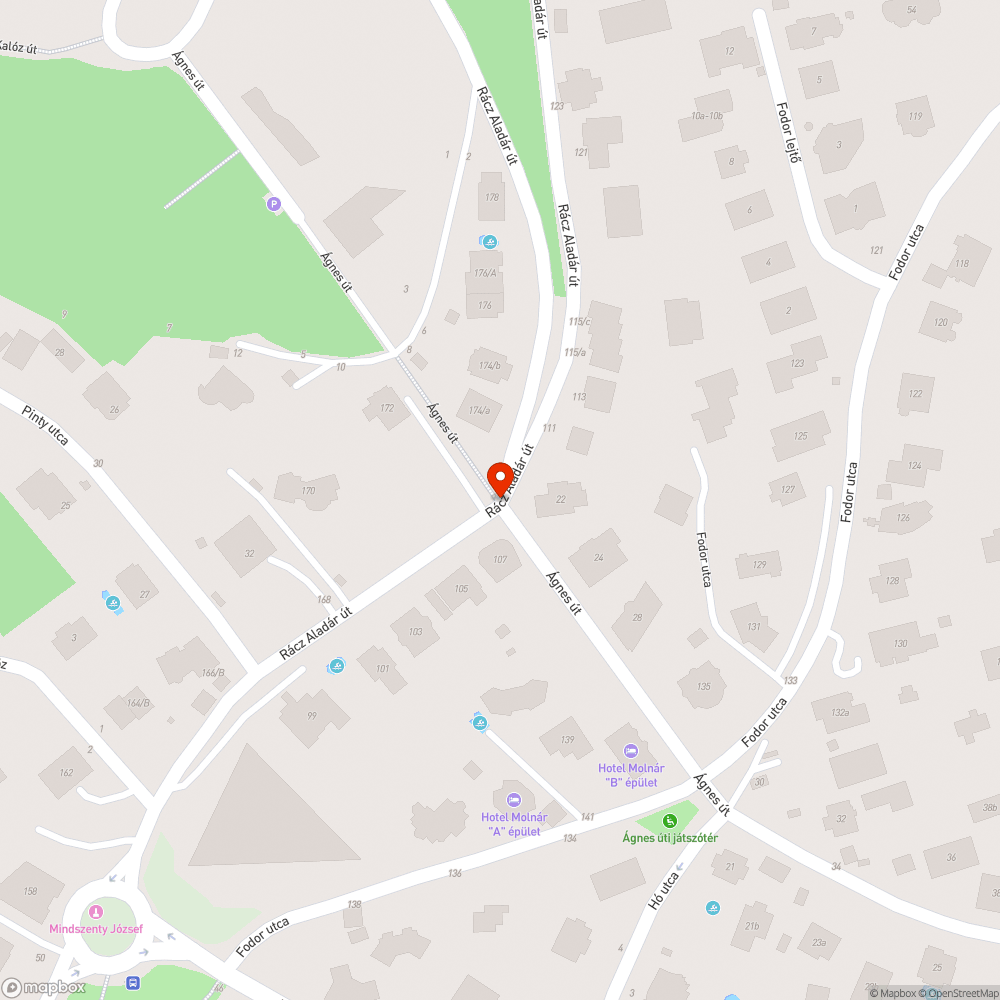 Kátyú forgalmas helyen, út közepén bejelentés helye