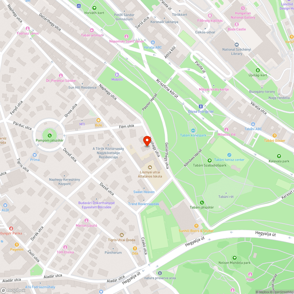 Járdán parkolás garázsok előtt bejelentés helye