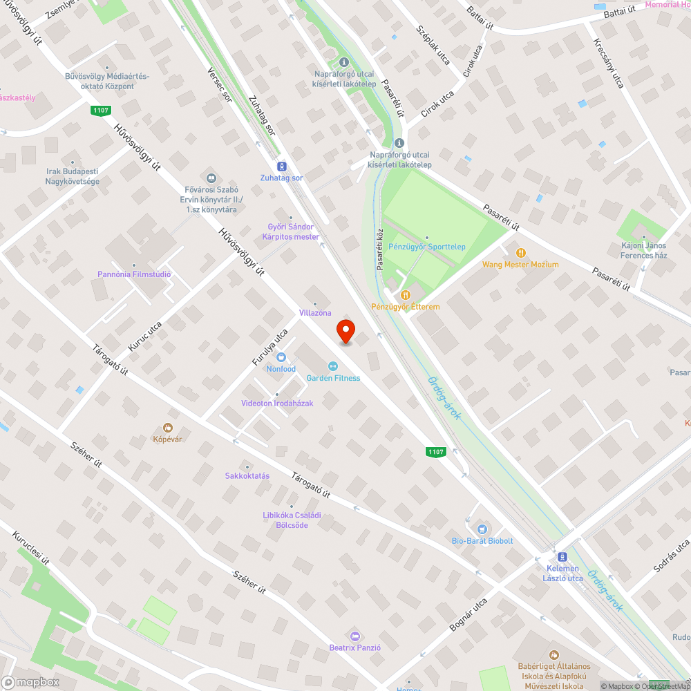 Elhagyott hűtő a járda mellett bejelentés helye