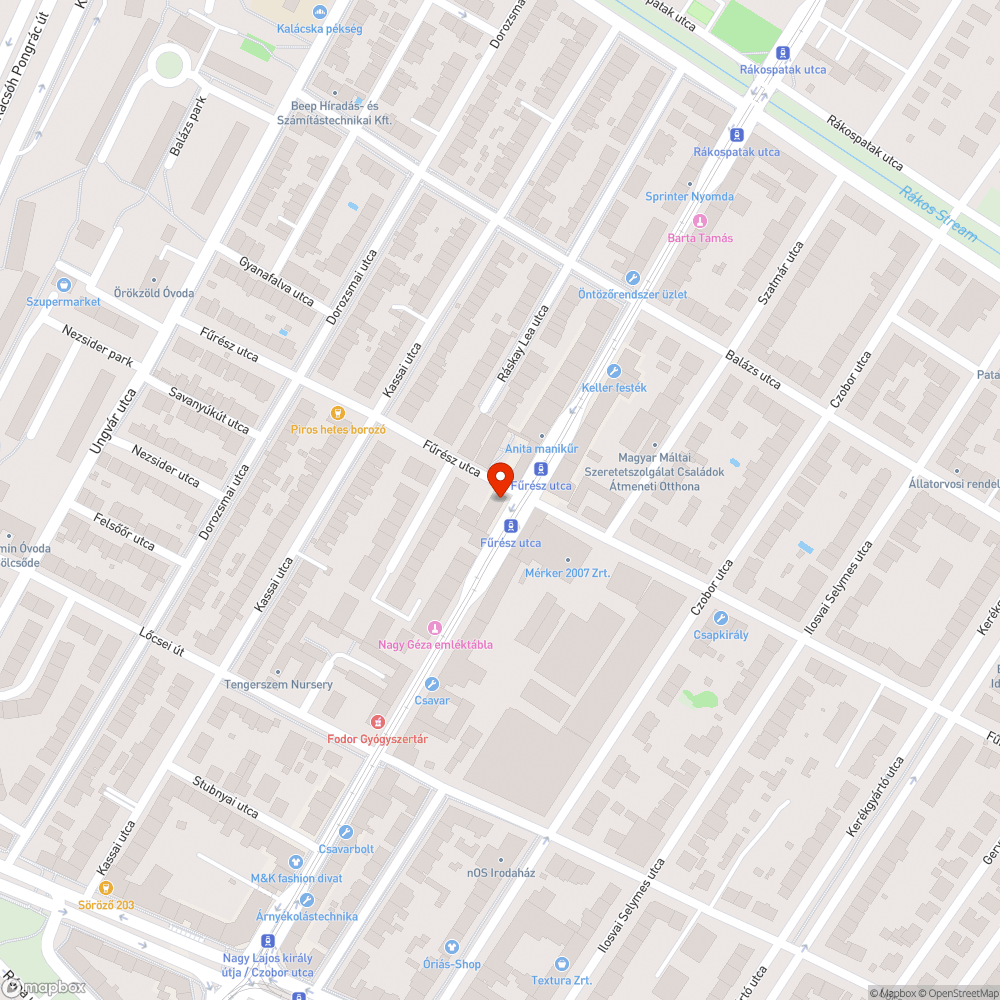 Hiányzó aszfalt a csatornafedő felszínén bejelentés helye