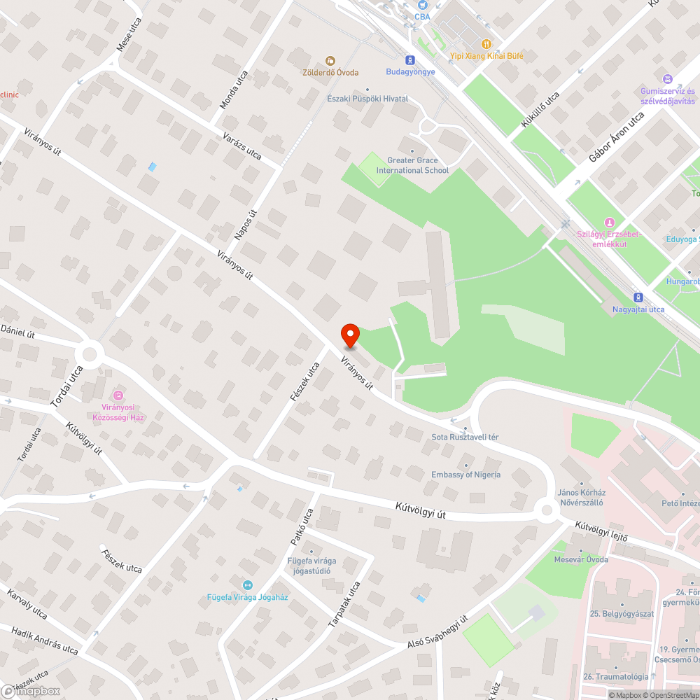 Belógó ágak, koszos járda bejelentés helye