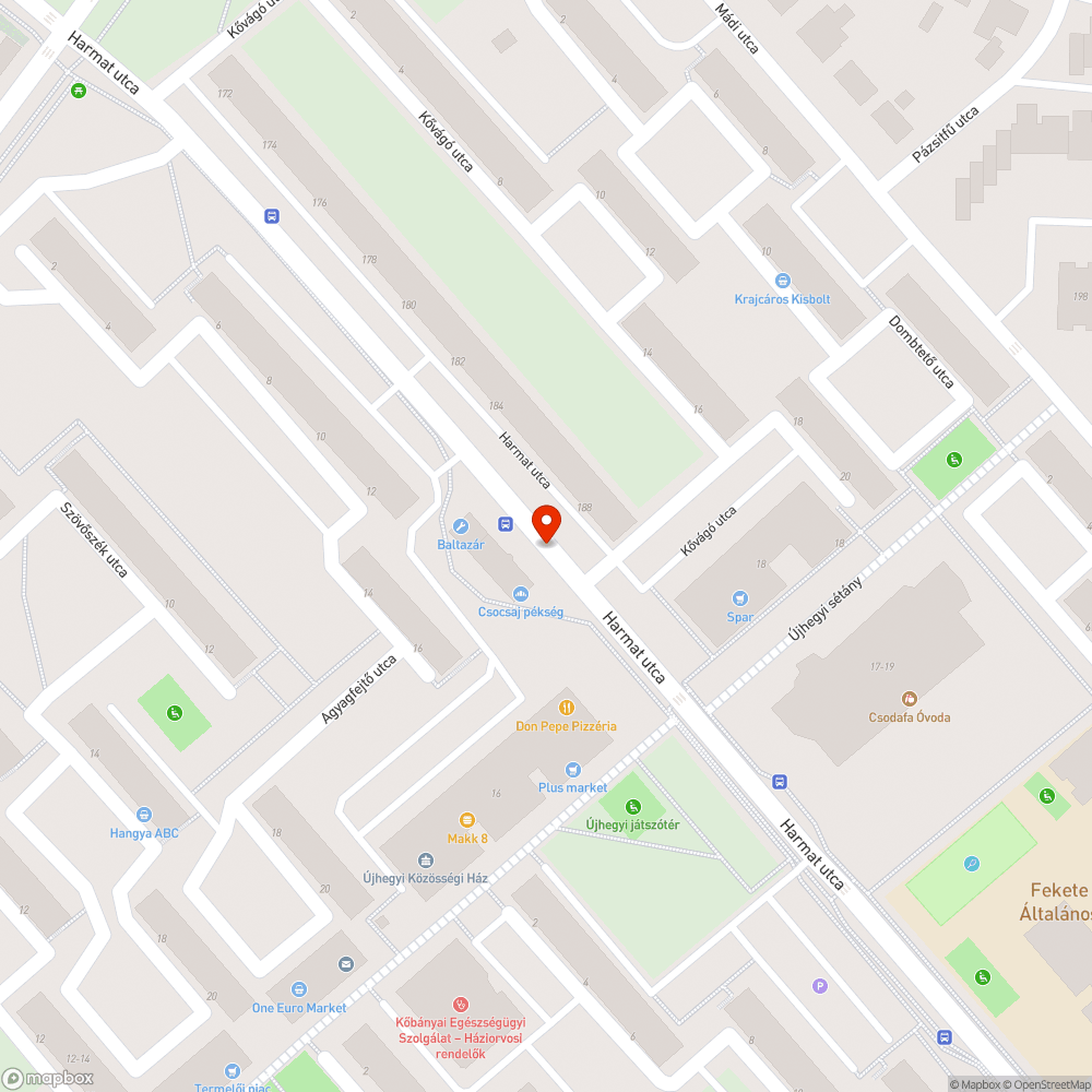 Megsüllyedő járdaszakasz és buszmegálló peron bejelentés helye