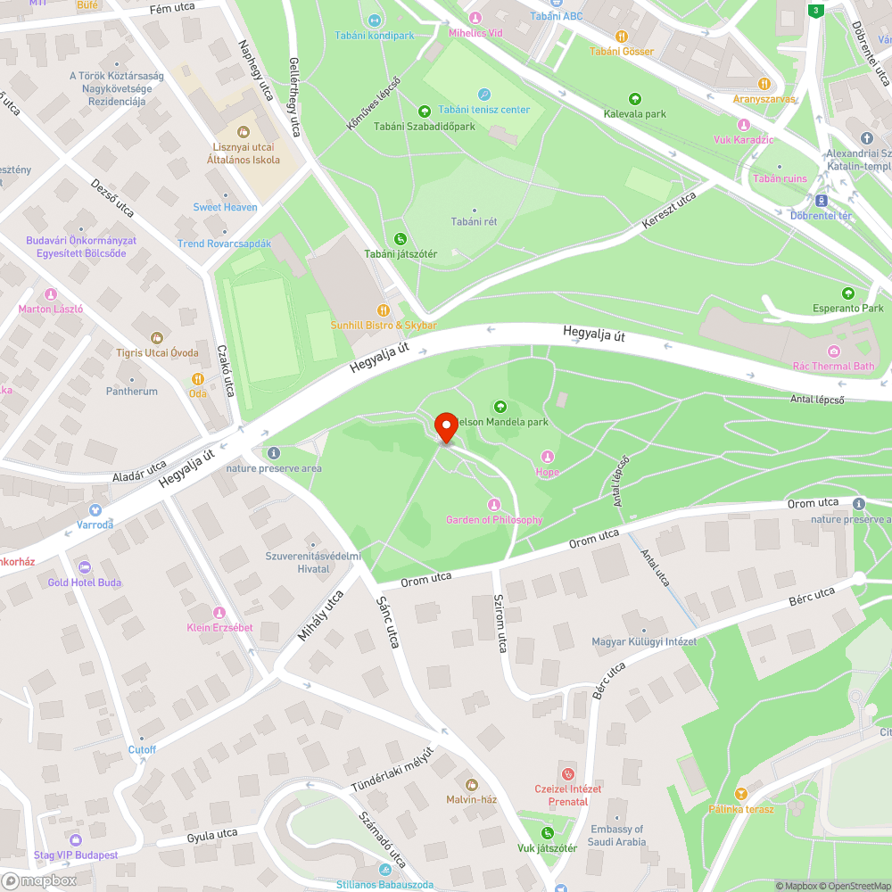 Széttőrt járóburkolat a víztározó környékén bejelentés helye