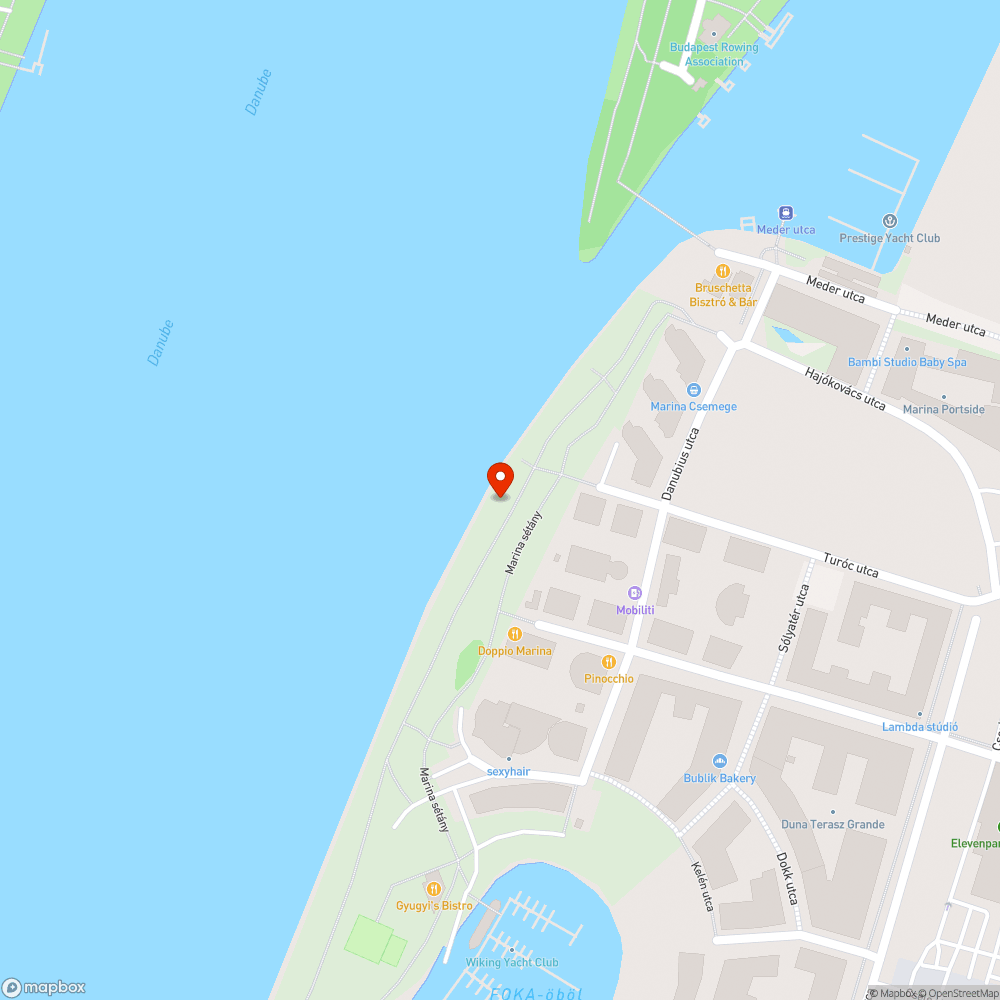 Hatalmas gödör a Marina parti töltésen bejelentés helye