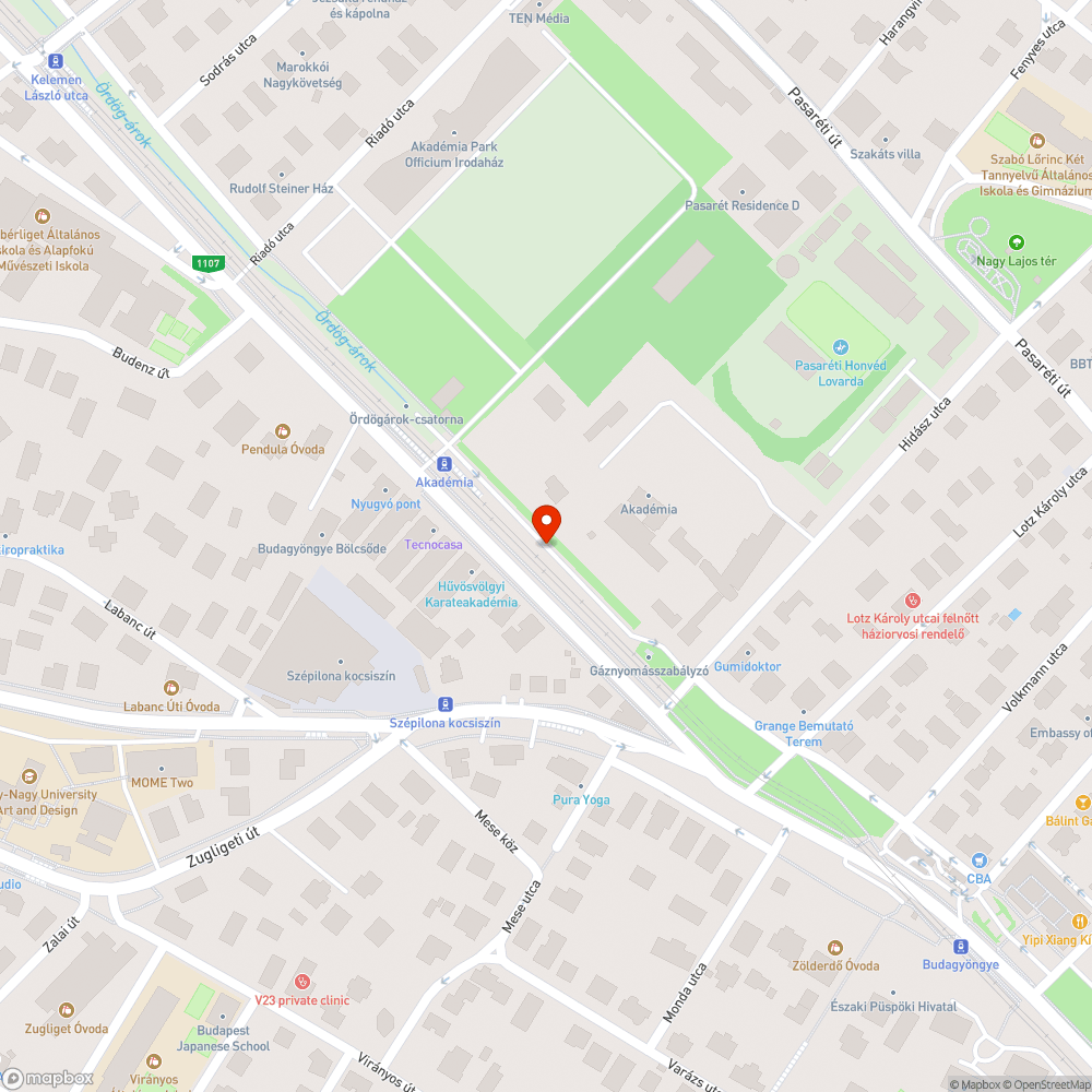 Hónapok óta elhagyottan álló autó a parkolóban bejelentés helye