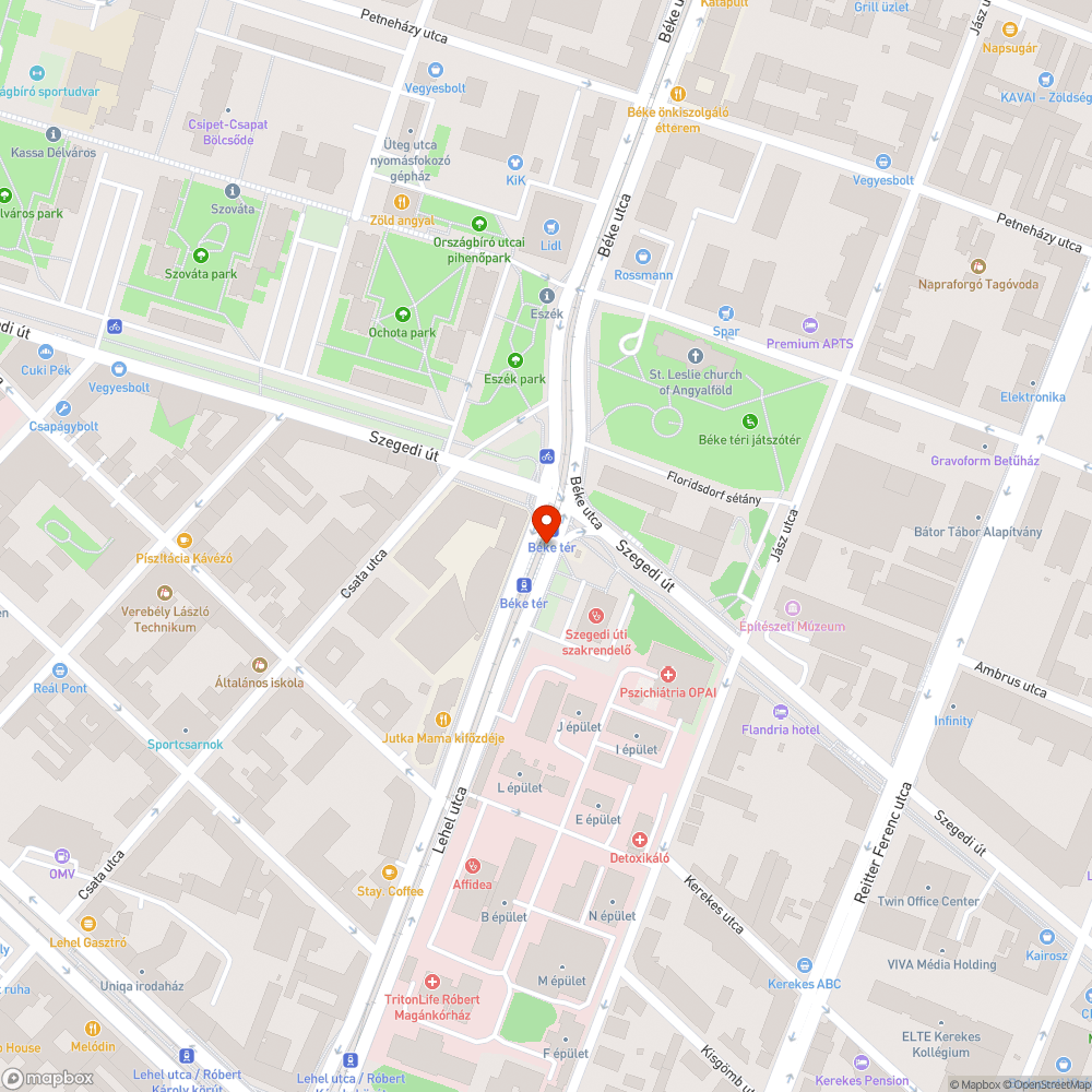 Zsúfolt peron a villamosnál bejelentés helye