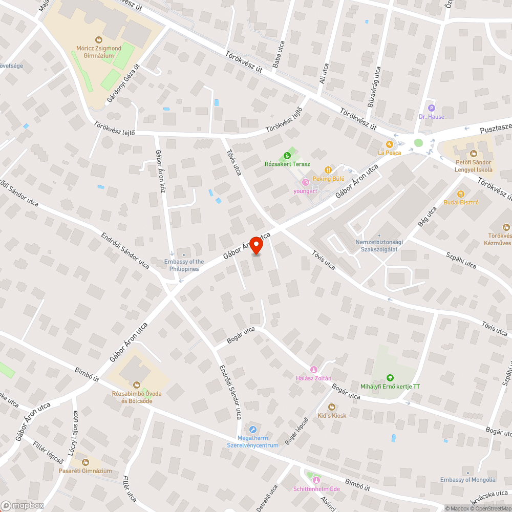 Parkolás zöldsávon - veszélyes gödör bejelentés helye