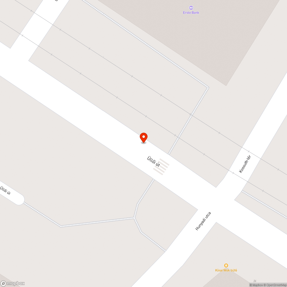 Szétrombolták a villamosvágány szegélyköveit az autósok -  a lóverseny fogadóiroda előtt bejelentés helye