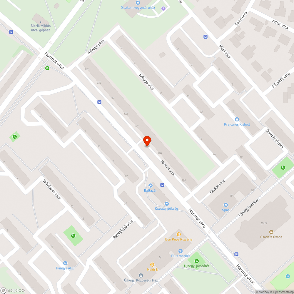 Ismét megsüllyedő járdaszakasz és buszmegálló peron bejelentés helye