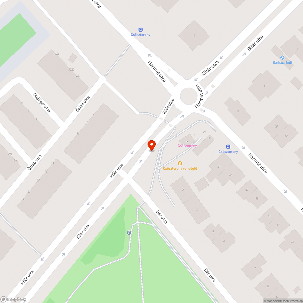 Egy a járdán lévő beton bukkanó bejelentés helye