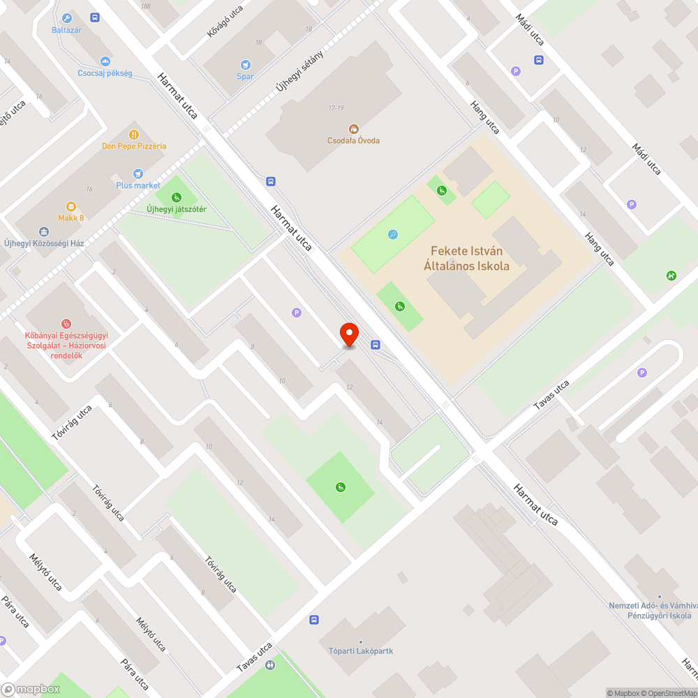 Rossz állapotú megsüllyedő járdaszakasz és buszmegálló bejelentés helye