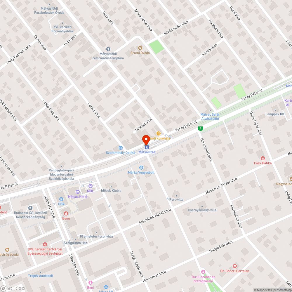 Választási plakátok az utasvárón bejelentés helye