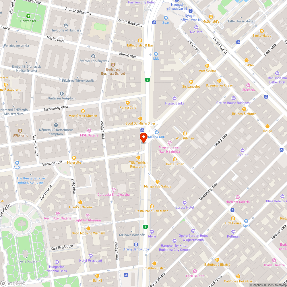 Villanyoszlop alján félig leszakadt elosztó doboz bejelentés helye