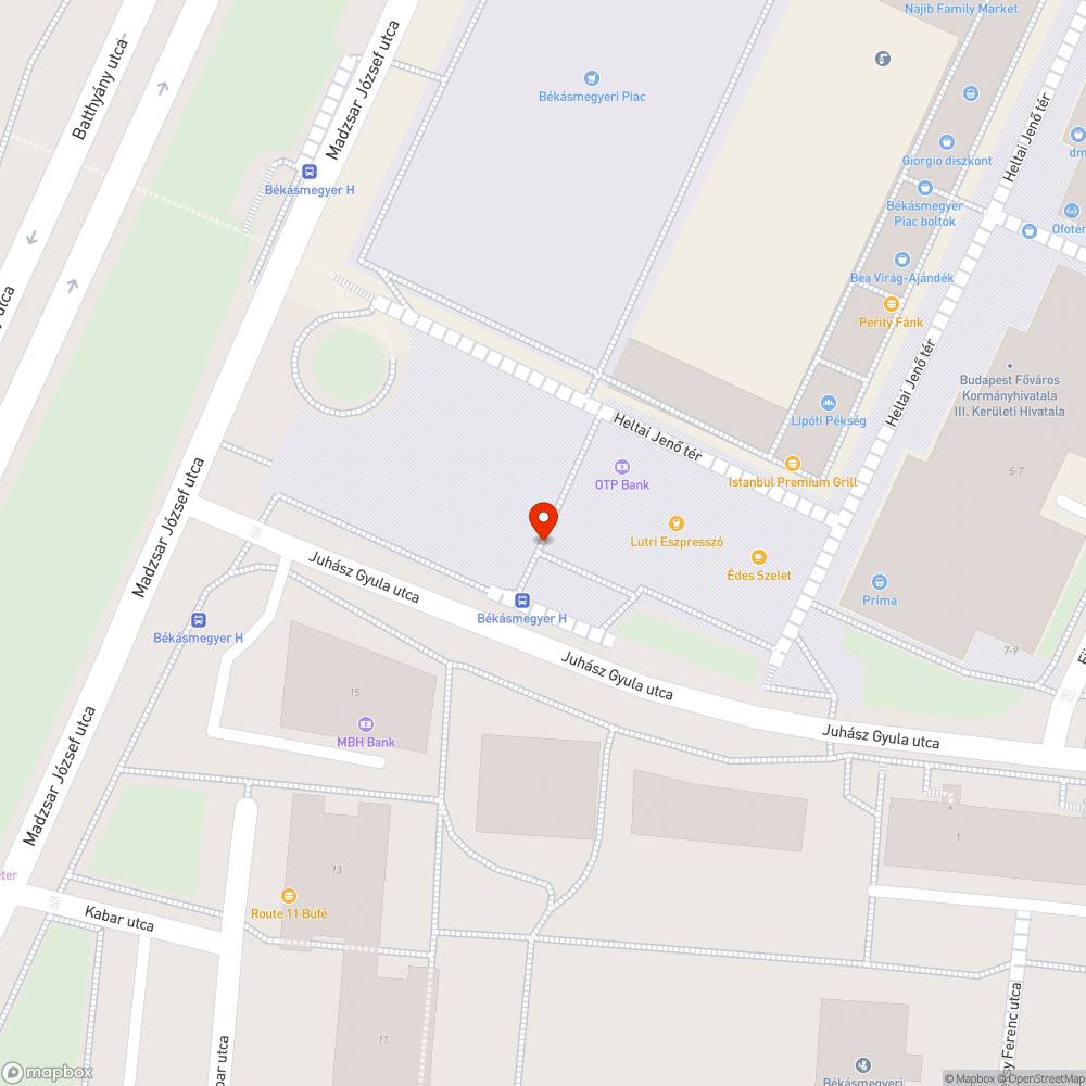 Egy poller megdőlve egy pedig kitépve a helyéről bejelentés helye