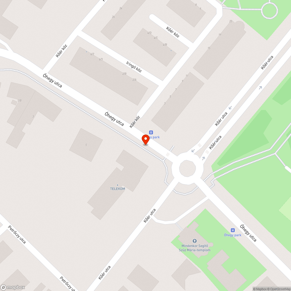 Egy a járdán hagyott beton járólap bejelentés helye