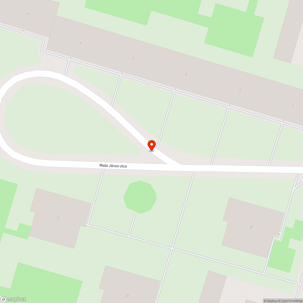 Útképtelen autó foglalja az így is szűkös parkolót bejelentés helye
